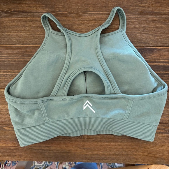 Oner Active Effortless Seamless High Neck Bralette in Sage Green Size Small - Picture 3 of 8